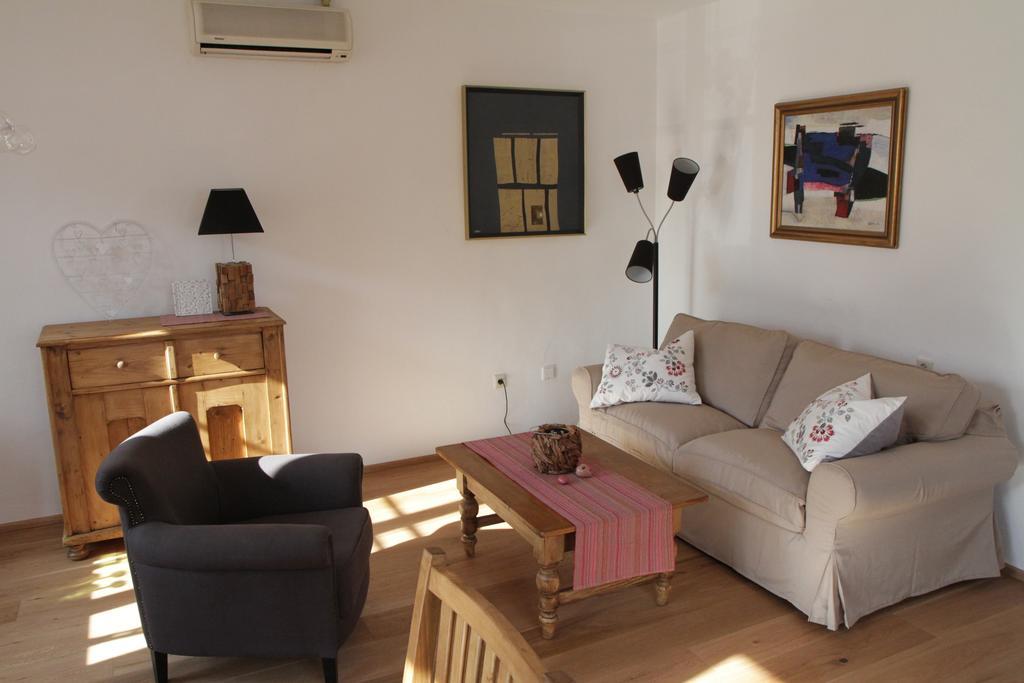 unser rosa Haus für Sie Rust Habitación foto